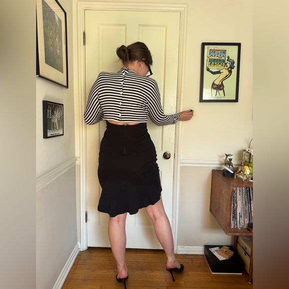 80s Vintage Black Long Sleeve Dress with Black and White Striped Sleeves - Picture 3 of 12